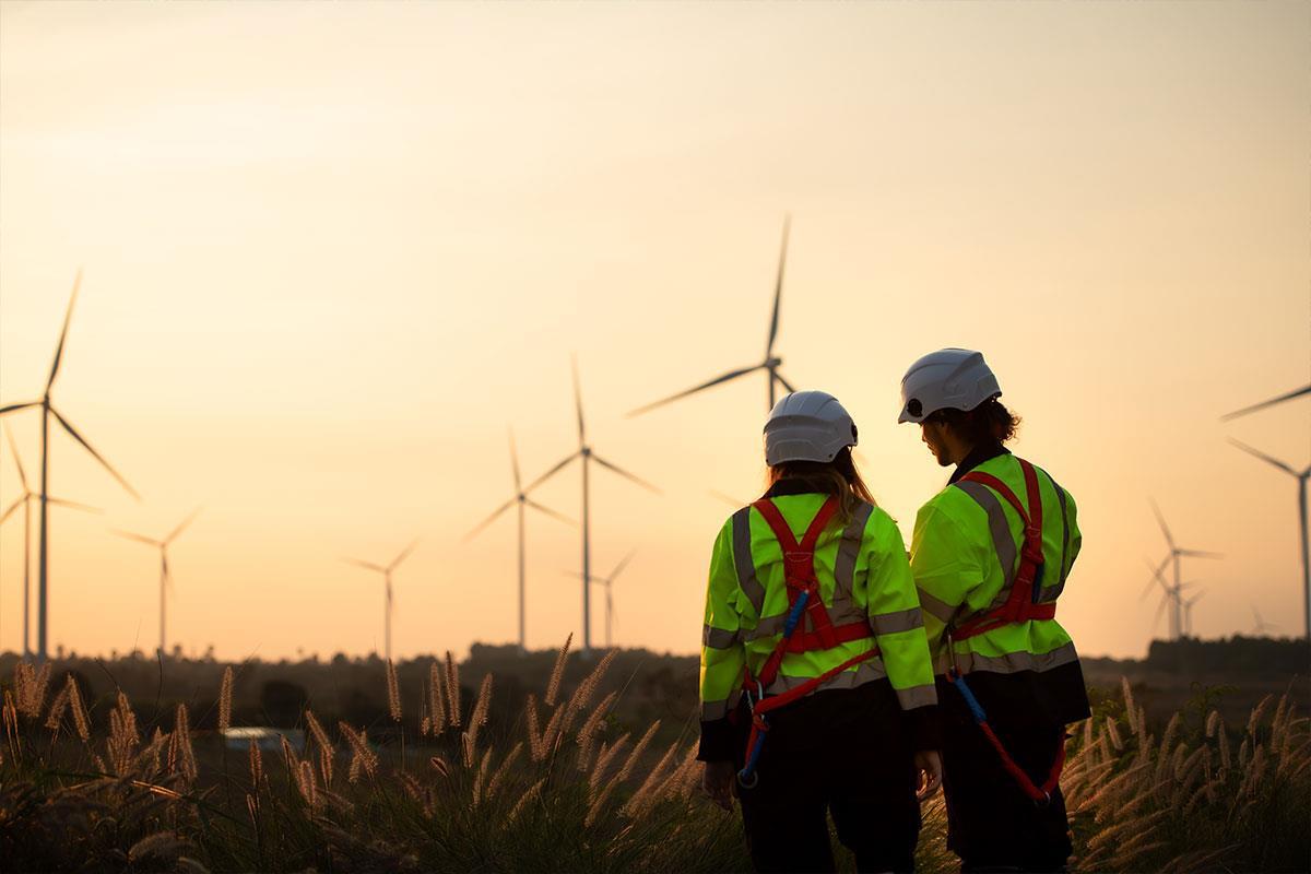 workers near windturbine