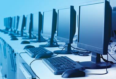 实验室整齐地放置了计算机95107219复制