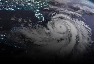 地方公共财政动态和飓风冲击