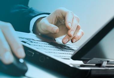 移动笔记本电脑5535830 istockphoto副本