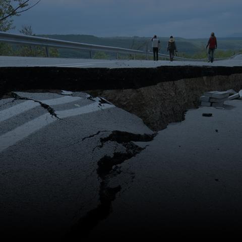 对可持续性来说，重要的是金钱和环境的破坏，而不是物质排放